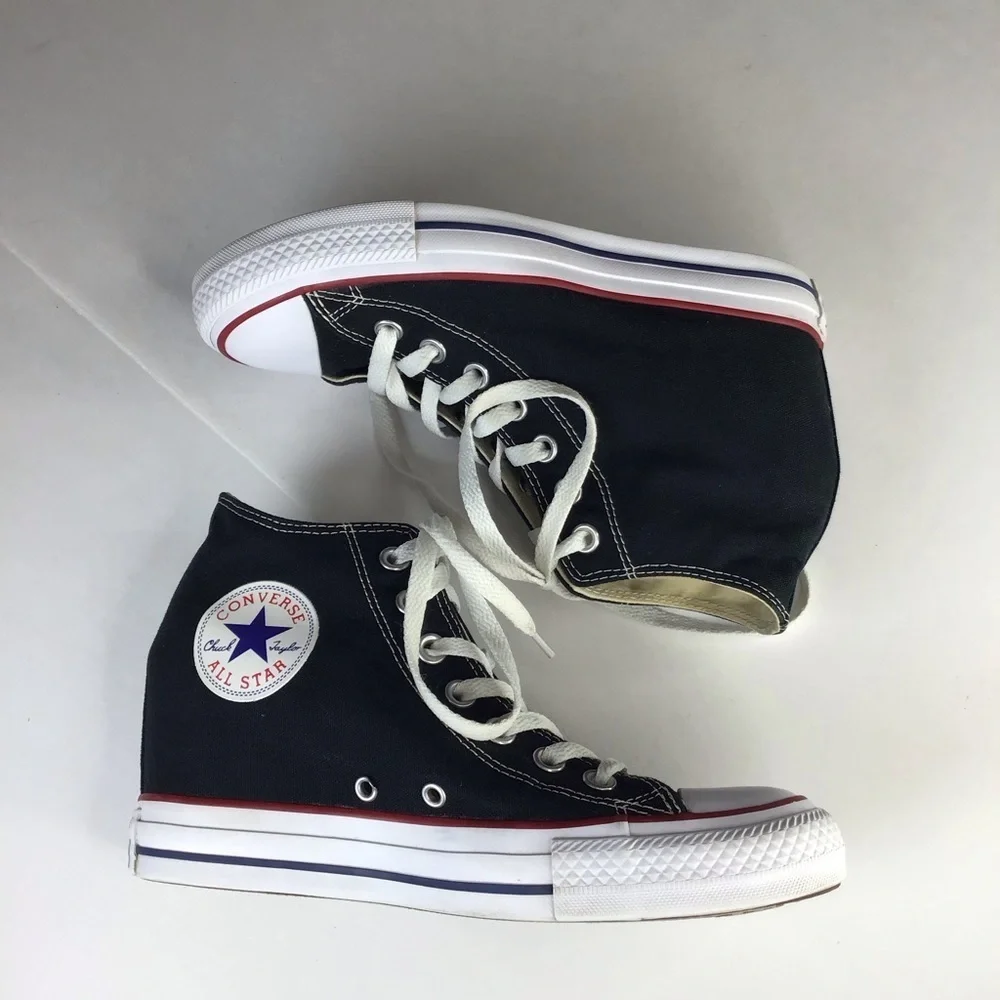 Converse Chuck Taylor Wedge Lux Mid in Black Size 8.